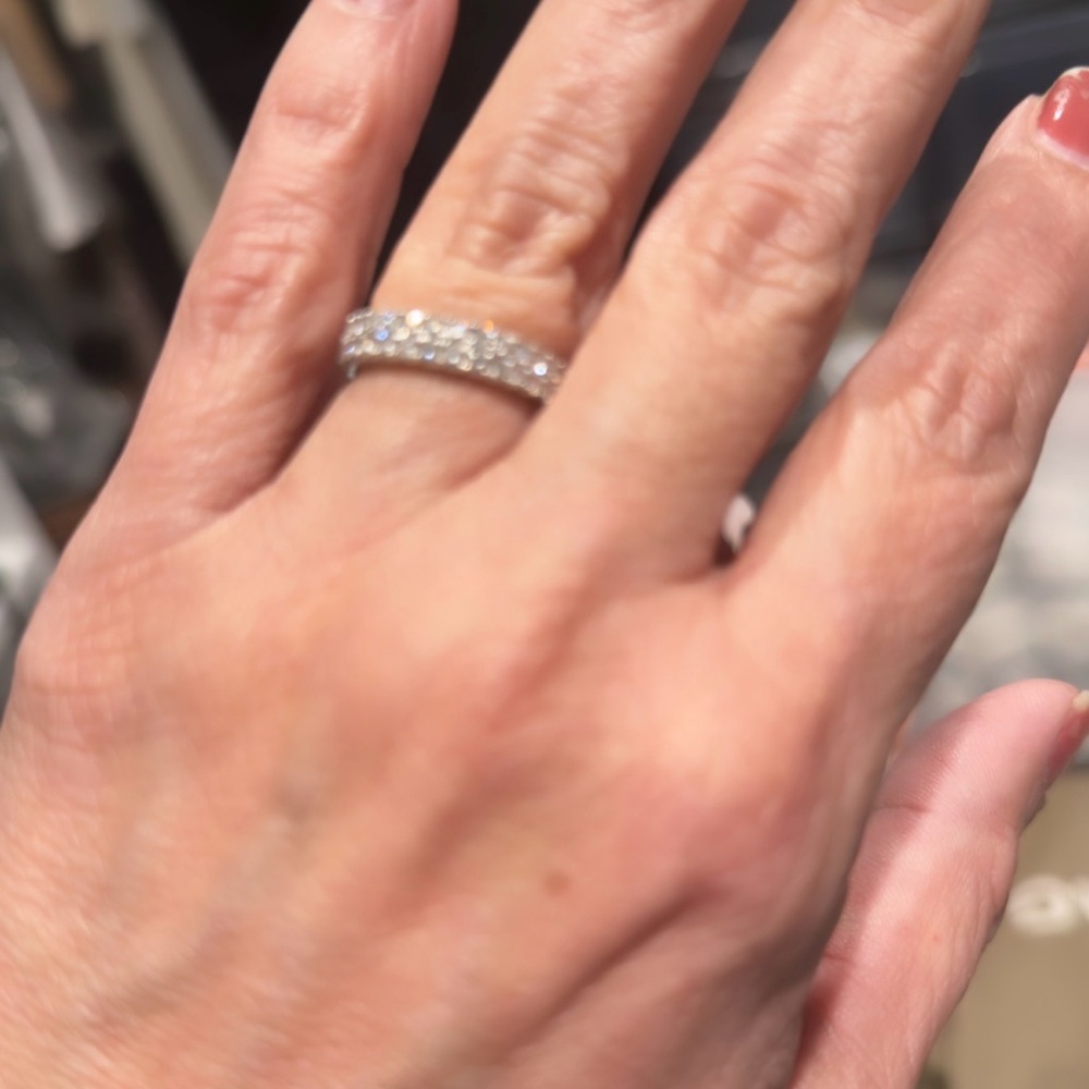 Zales white gold 14k and Diamond Ring - Picture 13 of 14